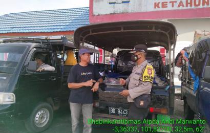 Berikan Rasa Aman, Babinkamtibmas Patroli Sambang Pasar Ketahun 