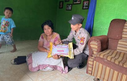 Polsek Kaur Utara Salurkan Bantuan ke Warga Kurang Mampu