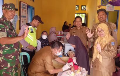 Dukung Cegah Stunting, Bhabinkamtibmas Polsek Padang Jaya  Pantau Giat Posyandu Balita