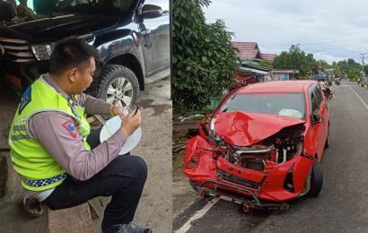 Calya dan Hilux Tabrakan, Rumah Warga dan 2 Nenek Turut Jadi Korban