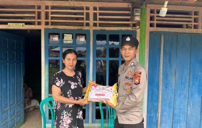 Polsek Kaur Utara Kembali Salurkan Bansos Kepada Warga Kurang Mampu