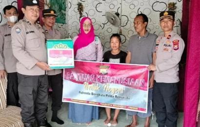 Polsek Ratu Samban Distribusikan Bansos ke Warga 3 Kelurahan