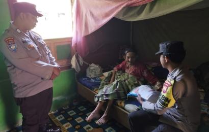 Tidak Lagi Bekerja dan Buta, IRT ini Terima Bansos dari Polsek Maje