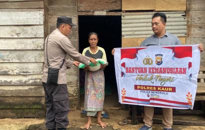 Lagi, Warga Kurang Mampu Terima Bansos dari Polsek Nasal