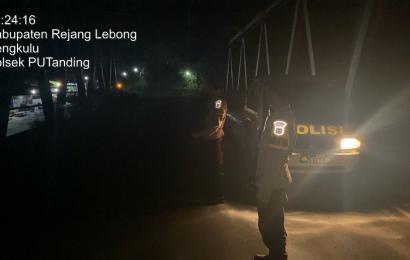 Berikan Pengamanan untuk Masyarakat, Polsek Padang Ulak Tanding Laksanakan Patroli 