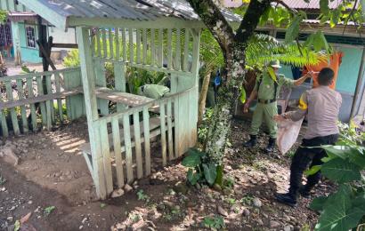 Hadir Ditengah Masyarakat, Polsek Lebong Selatan Melaksanakan Kegiatan Kebersihan Pos kamling 