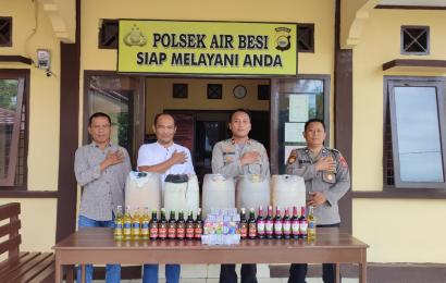 Ops Pekat, Polsek Air Besi Amankan Minuman Keras