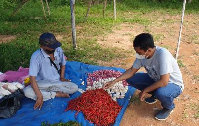 Polsek Batik Nau Cek Ketersediaan dan Kestabilan Harga Sembako