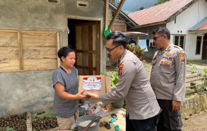 Polres Rejang Lebong Kembali Distribusikan Bantuan Kemanusiaan Untuk Negeri di 6 Lokasi