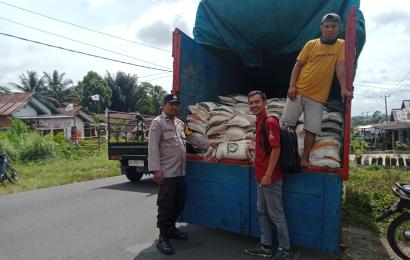 Polsek Sindang Kelingi Melaksanakan Kegiatan Monitoring Dan Pengamanan Penyaluran Bantuan