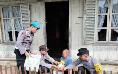 Bantuan Kemanusiaan Untuk Negeri Kembali di Salurkan Polsek Bermani Ilir Untuk Warga Kurang Mampu   