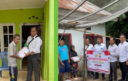 Polres Kaur Salurkan Bansos ke Warga Kurang Mampu di Desa Muara Tetap