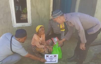 Polsek Lebong Tengah Salurkan Bansos 