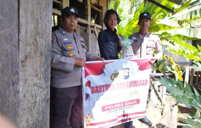 Polsek Maje Berikan Bansos Kepada Warga Desa Tanjung Baru