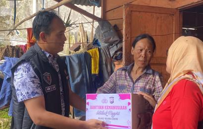 Polres Rejang Lebong Kembali Salurkan Bantuan Kemanusian Untuk Negeri