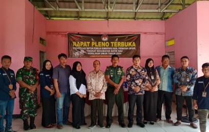 Kanit Intel Polsek Batik Nau Menghadiri Rapat Pleno Terbuka