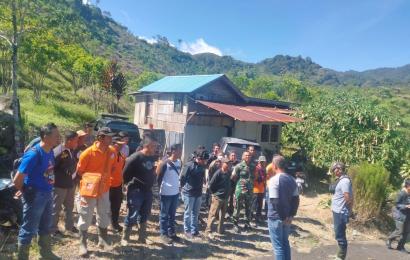 Polres Rejang Lebong Turunkan Tim Gabungan Lakukan Evakuasi Mayat  yang Ditemukan Dalam Hutan