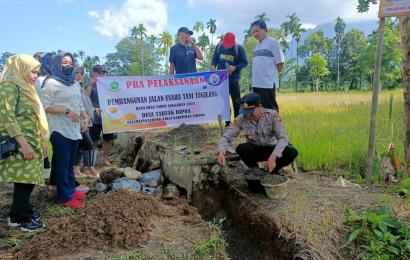 Bhabinkamtibmas  Hadiri Kegiatan Pra Pelaksanaan Pembangunan JUT 
