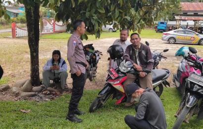 Selalu Hadir Ditengah Masyarakat, Bhabinkamtibmas Sambangi Warga dan Berikan Imbauan Kamtibmas