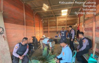 Dekatkan Diri Dengan Masyarakat, Sat Samapta Polres RJ Sambangi Warga Desa Karang Jaya 
