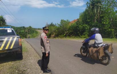 Kapolsek Ketahun Pantau Sitkamtibmas Terkait Pengalihan Arus
