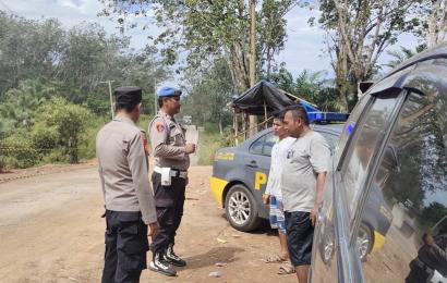 Polisi Batik Nau Berikan Sosialisasi Saberpungli Kepada Warga