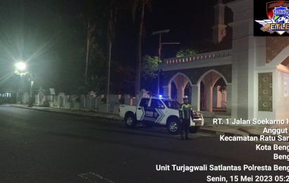 Sat Lantas Polresta Bengkulu Berikan Pengamanan Salat Subuh di Masjid Jamik dan Masjid At-Taqwa Kota Bengkulu 