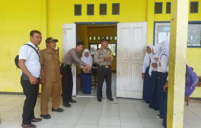 Police Go To School, Polsek Muara Sahung Sosialisasikan Bahaya Narkoba di SMPN 12 Kaur 