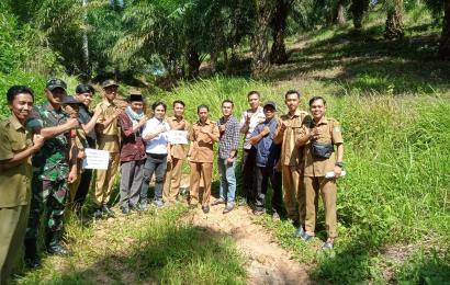 Bhabinkamtibmas Polsek Batik Nau Monitor Penggunaan Dana Desa Sekiau