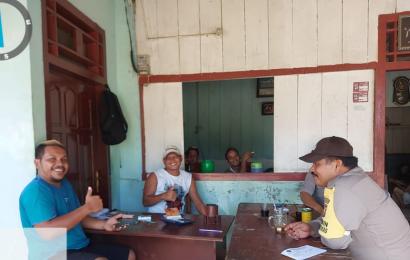 Ngopi Santai Bareng Warga Bhabinkamtibmas Imbau Agar Tetap Waspada