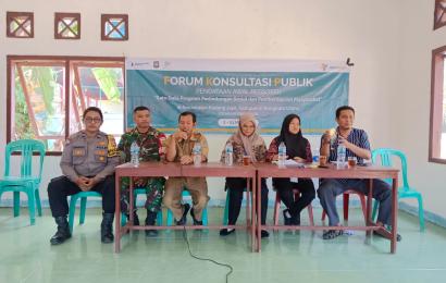 Bhabinkamtibmas Polsek Padang Jaya Bersama Bhabinsa Dampingi Kegiatan FKP