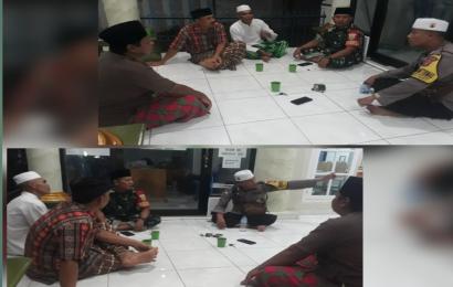 Sambangi Pengurus Masjid Baiturahim, Bhabinkamtibmas Polsek Teluk Segara Sampaikan Imbaun 