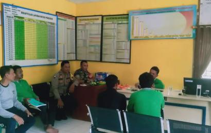 Lewat Jumat Curhat, Bhabinkamtibmas Polsek Ketahun Dengarkan Keluh Kesah Warganya