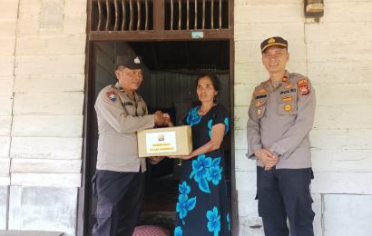 Jumat Berkah, Polsek Giri Mulya Salurkan Bantuan Sembako untuk Warga Kurang Mampu