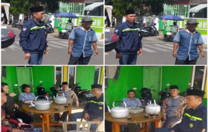 Sinergi, Bhabinkamtibmas dan Babinsa Pantau Situasi Kamtibmas di Pesta Warga 