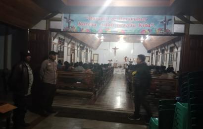 Polsek Sindang Kelingi Laksanakan Pengamanan Ibadah Mingguan di Gereja