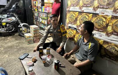 Berikan Rasa Aman, Bhabinkamtibmas Polsek Pino Polres BS Rutinkan Sambang