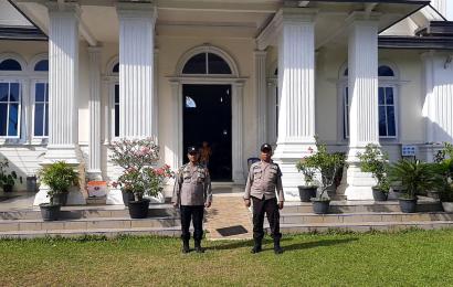 Polsek Padang Jaya Rutin Berikan Pengamanan Ibadah Kebaktian Minggu di Gereja