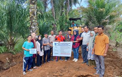 Monitoring Penggunaan DD, Bhabinkamtibmas Polsek Lais Hadiri Acara Penetapan Titik Nol