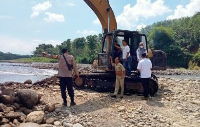 Pantau Penggunaan DD, Polsek Lais Laksanakan Monitoring dan Evaluasi Pembanguan Tanggul