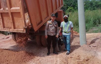 Peduli Keselamatan Kerja, Polisi RW Berikan Imbauan Kepada Pekerja
