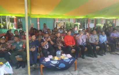 Hadiri Undangan Perpisahan SMP N 21 Bengkulu Utara, Bhabinkamtibmas Aipda Khambali Berikan Motivasi 