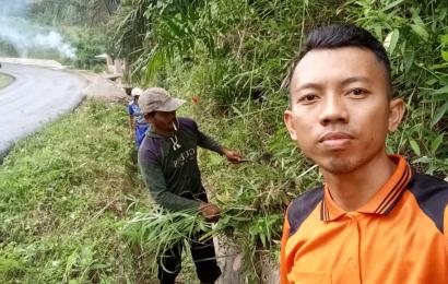 Polisi RW Mengajak Bersih Lingkungan 