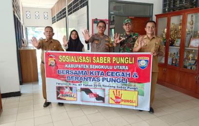 Edukasikan Saber Pungli, Bhabinkamtibmas Polsek Padang Jaya Berikan Imbauan