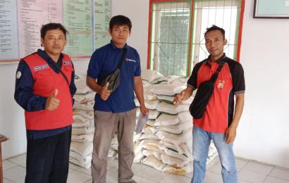 Polsek Giri Mulya Monitoring Pendistribusian Bantuan Pangan Beras