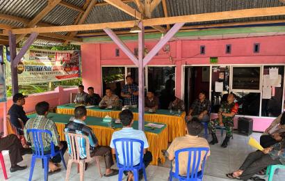 Kapolsek Pino Hadiri Deklarasi Pilkades Damai Desa Ulak Lebar Kecamatan Pino