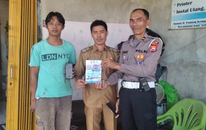 Kunjungi  Pengusaha Elektronik, Satlantas Polres Kaur Sosialisasi Aplikasi Super App dan Program Pemutihan Pajak 