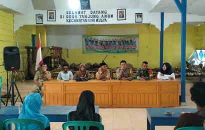 Penyaluran Dana BLT-DD Desa Tanjung Anom, Dihadiri Bhabinkamtibmas Polsek Giri Mulya