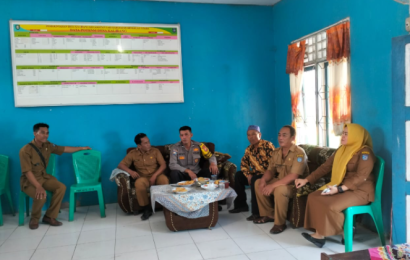 Pastikan Berjalan Dengan Lancar, Bhabikamtibmas Hadiri Acara Seleksi Perangkat Desa