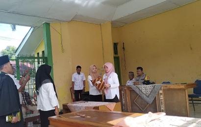  Pelantikan PAW Anggota BPD Desa Tanjung Karet, Dihadiri Bhabinkamtibmas Polsek Air Besi 